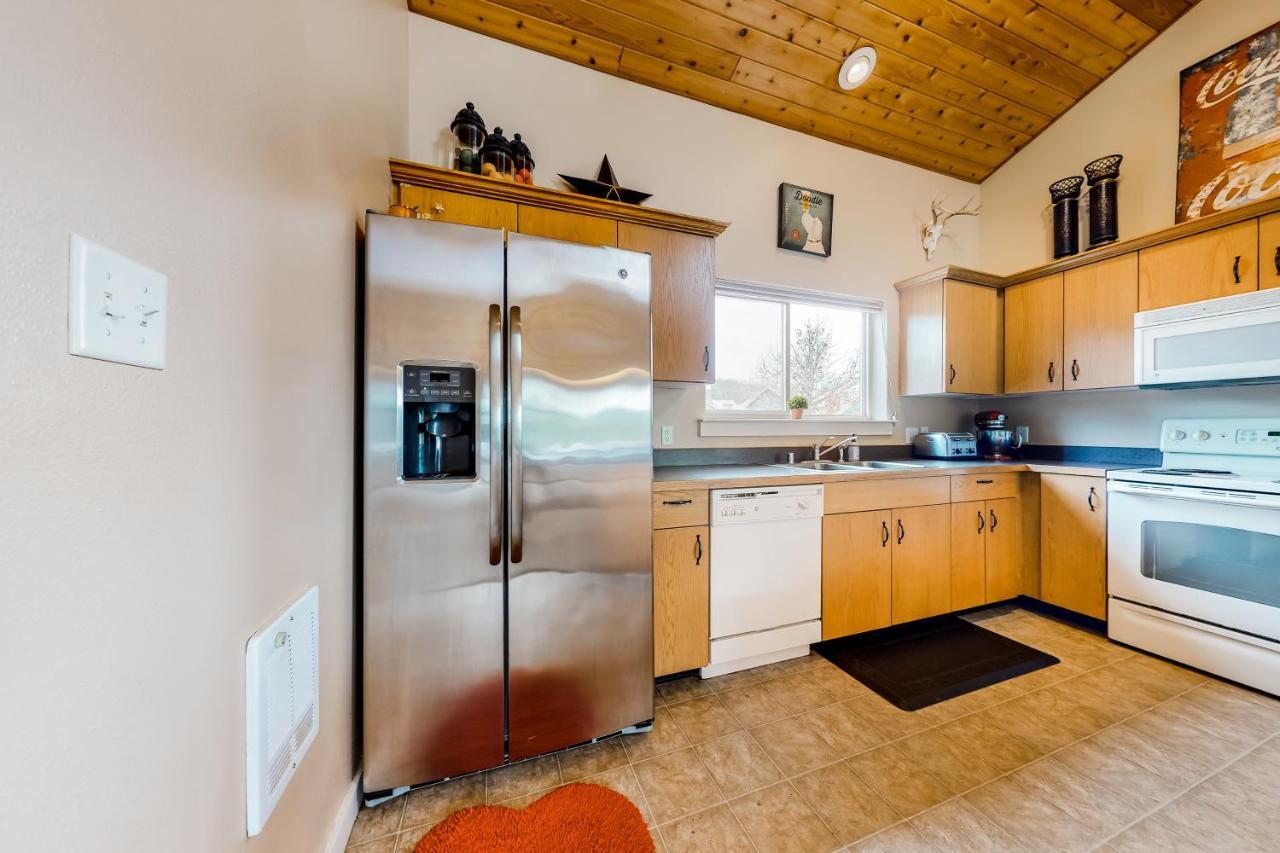 Firelight Chalet 94 Big Sky Exterior photo